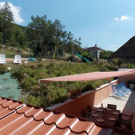 Gite Des Roches La Roche-Vanneau 外观 照片